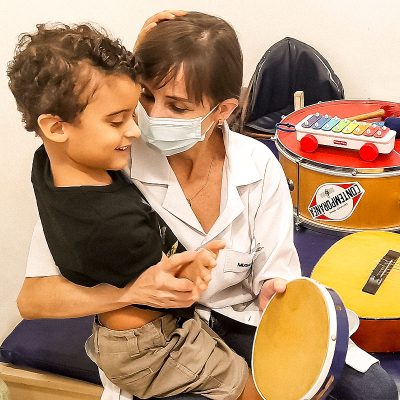 musicoterapia_e_autismo_abbr_2